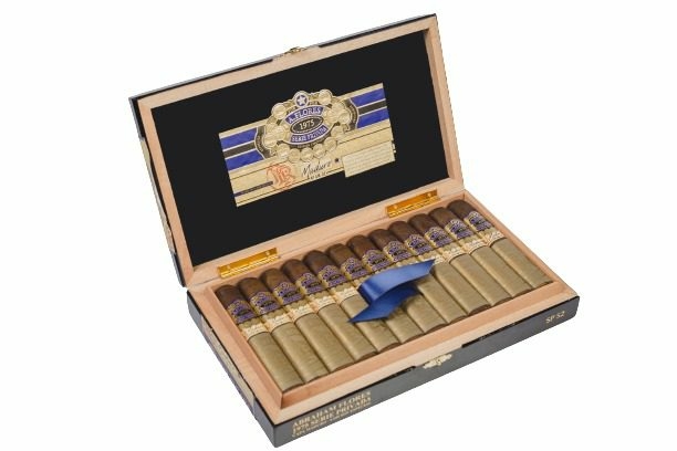 PDR A. Flores 1975 Serie Privada Maduro SP 58