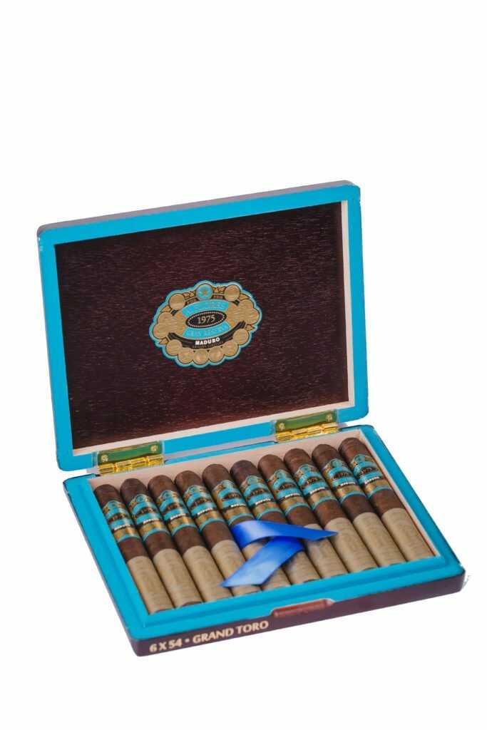 PDR A. Flores 1975 Gran Reserva Maduro Grand Toro (Box of 10)